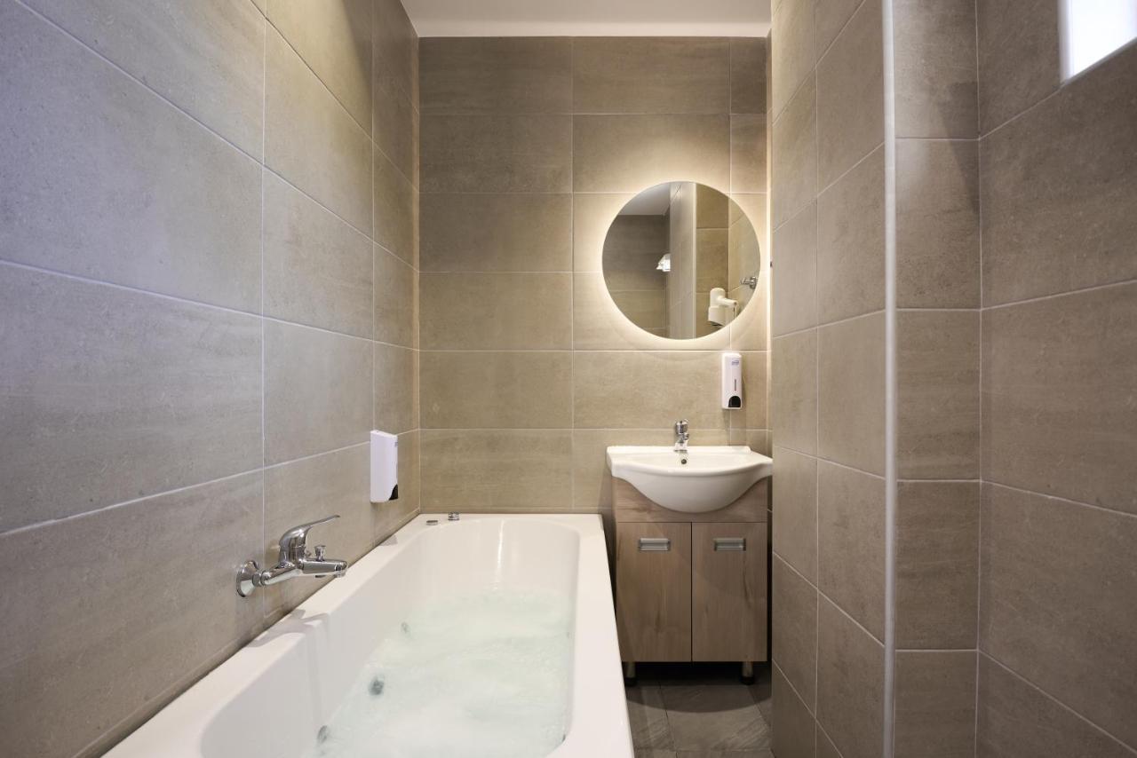 Afroditi Hotel Плакіас Екстер'єр фото