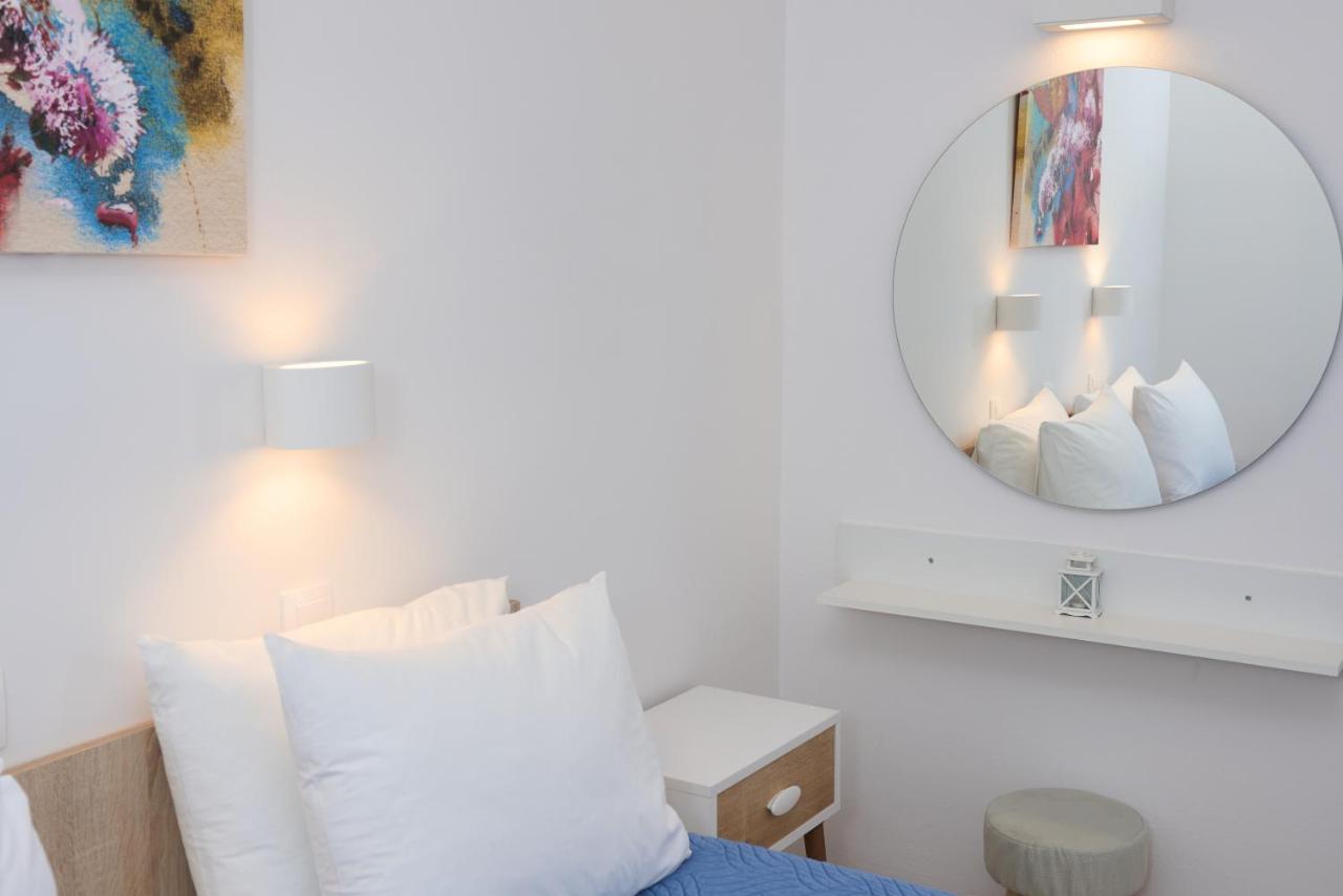 Afroditi Hotel Плакіас Екстер'єр фото