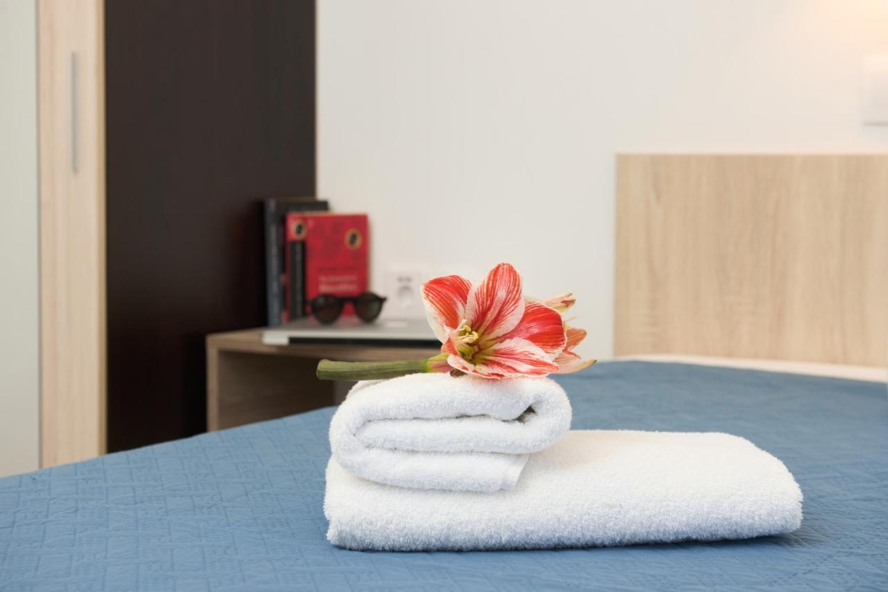 Afroditi Hotel Плакіас Екстер'єр фото